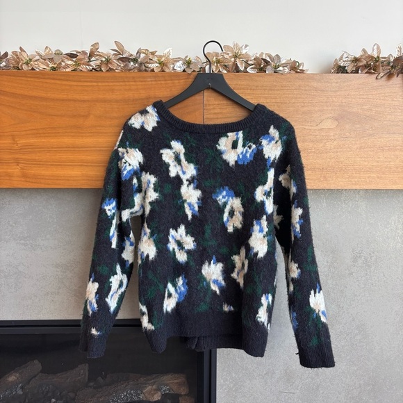 Niko and Abstract V-Neck Cardigan, Size M - Picture 9 of 11